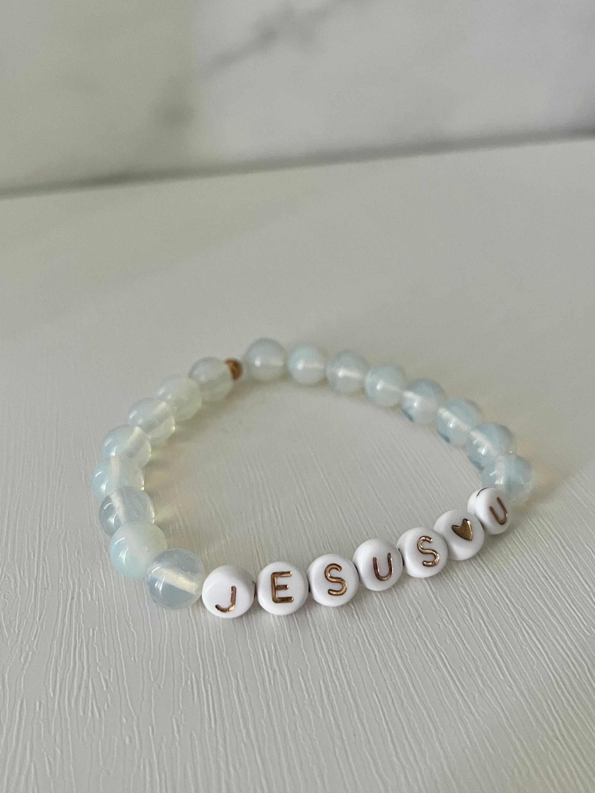 Jesus Loves U Bead Bracelet – Marble Faith-Inspired Jewelry