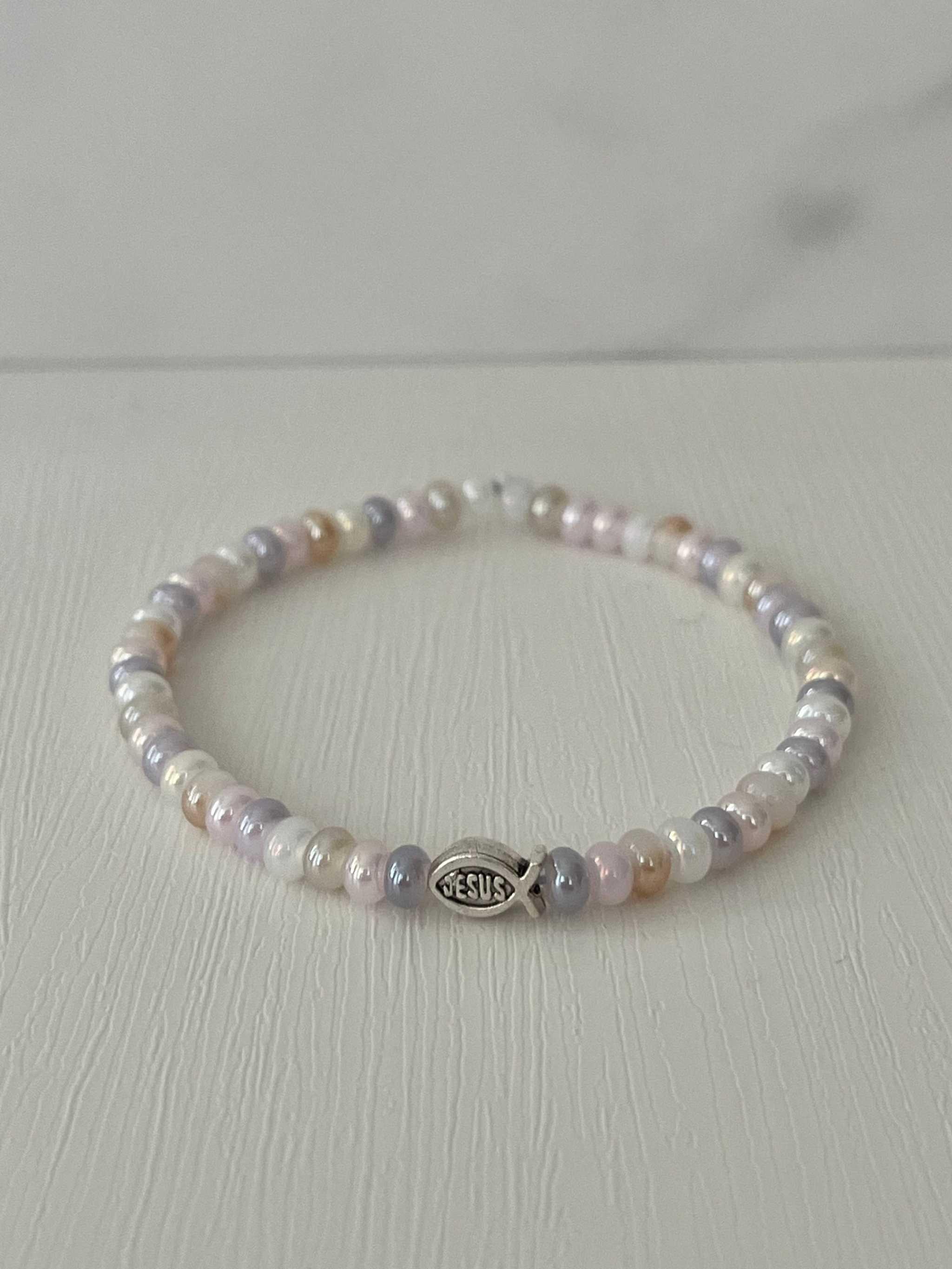 Bead Bracelet with Freshwater Shell & Pearl Beads Multicolored glass beads with Jesus fish