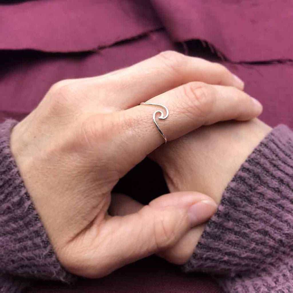 Sterling Silver Wave Ring – Ocean-Inspired Minimalist Band (Sizes 6, 7, 8)