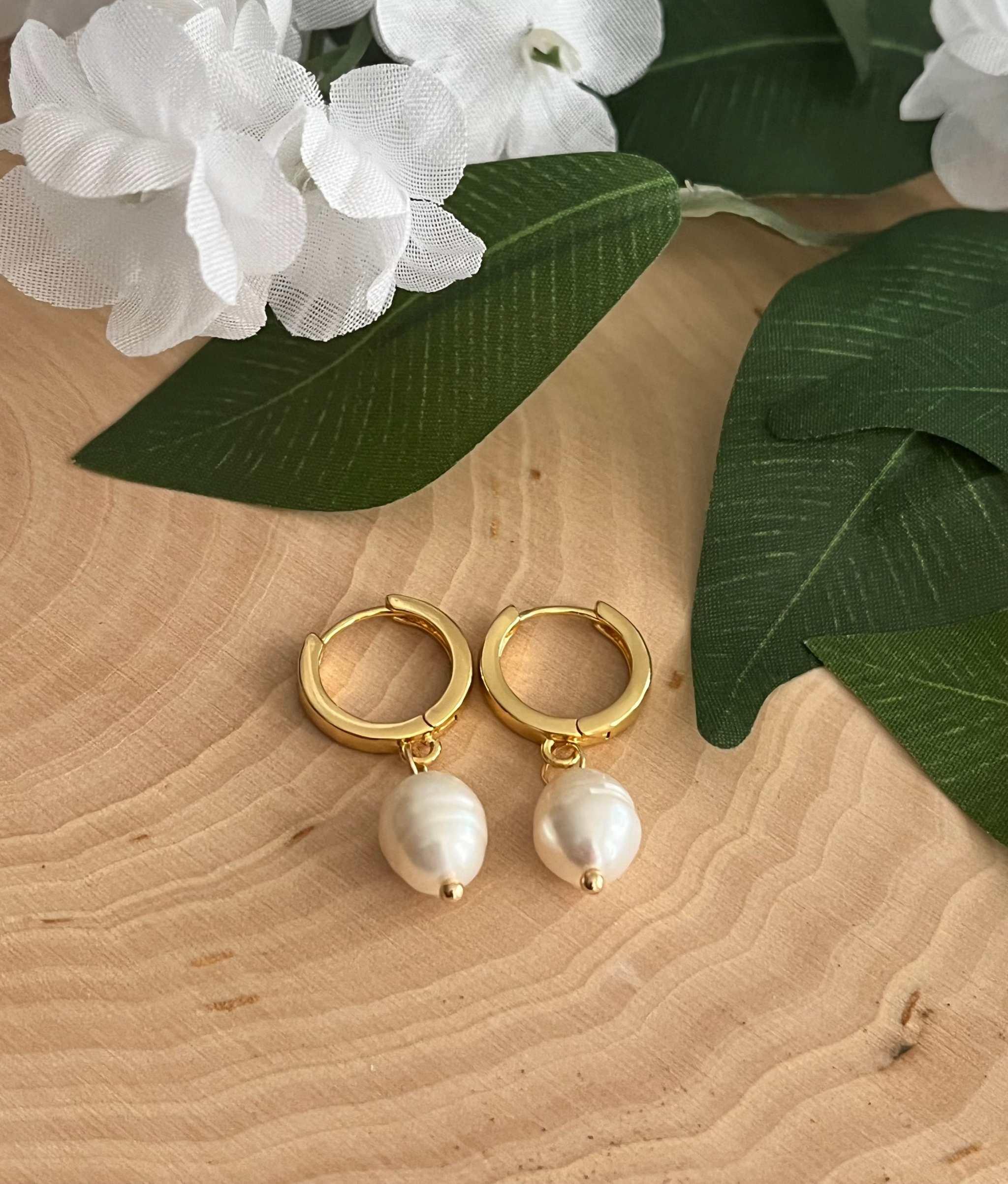 Gold Earrings 18K Pure Faith Pearl Huggies