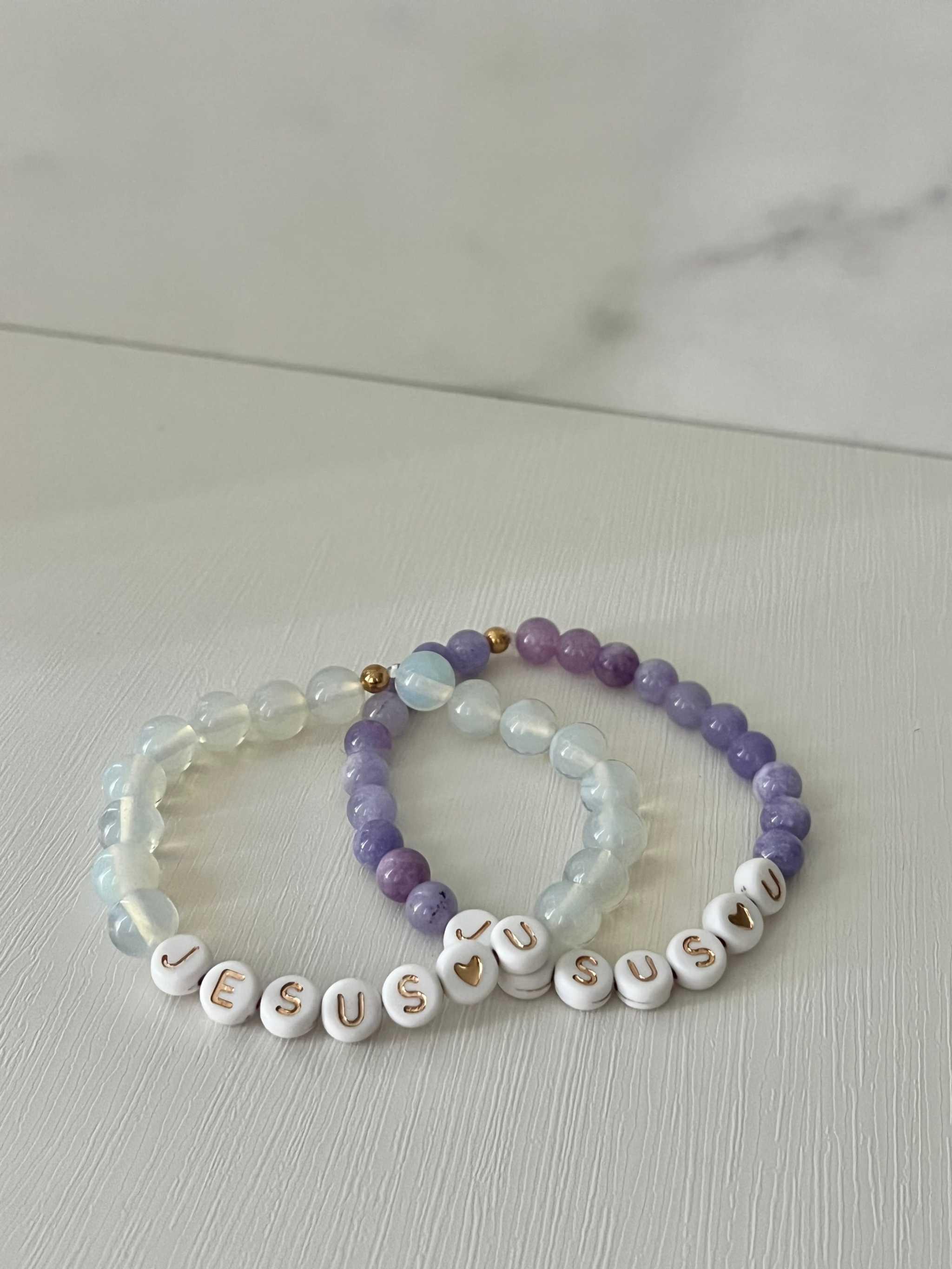 Jesus Loves U Bead Bracelet – Marble Faith-Inspired Jewelry