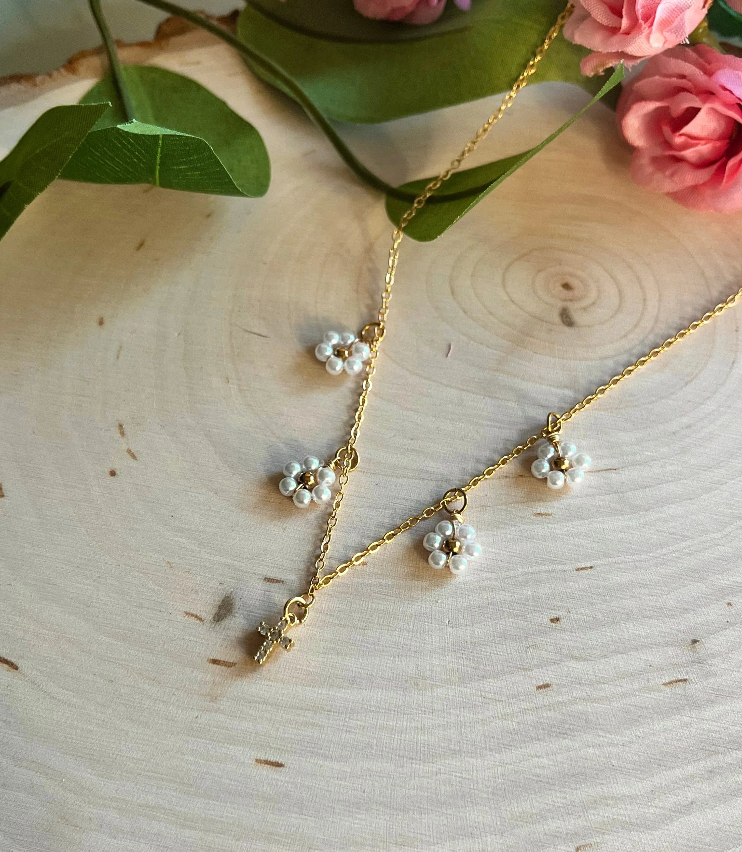 Gold Necklace – 16K Faith Pendant with Daisies and Cross