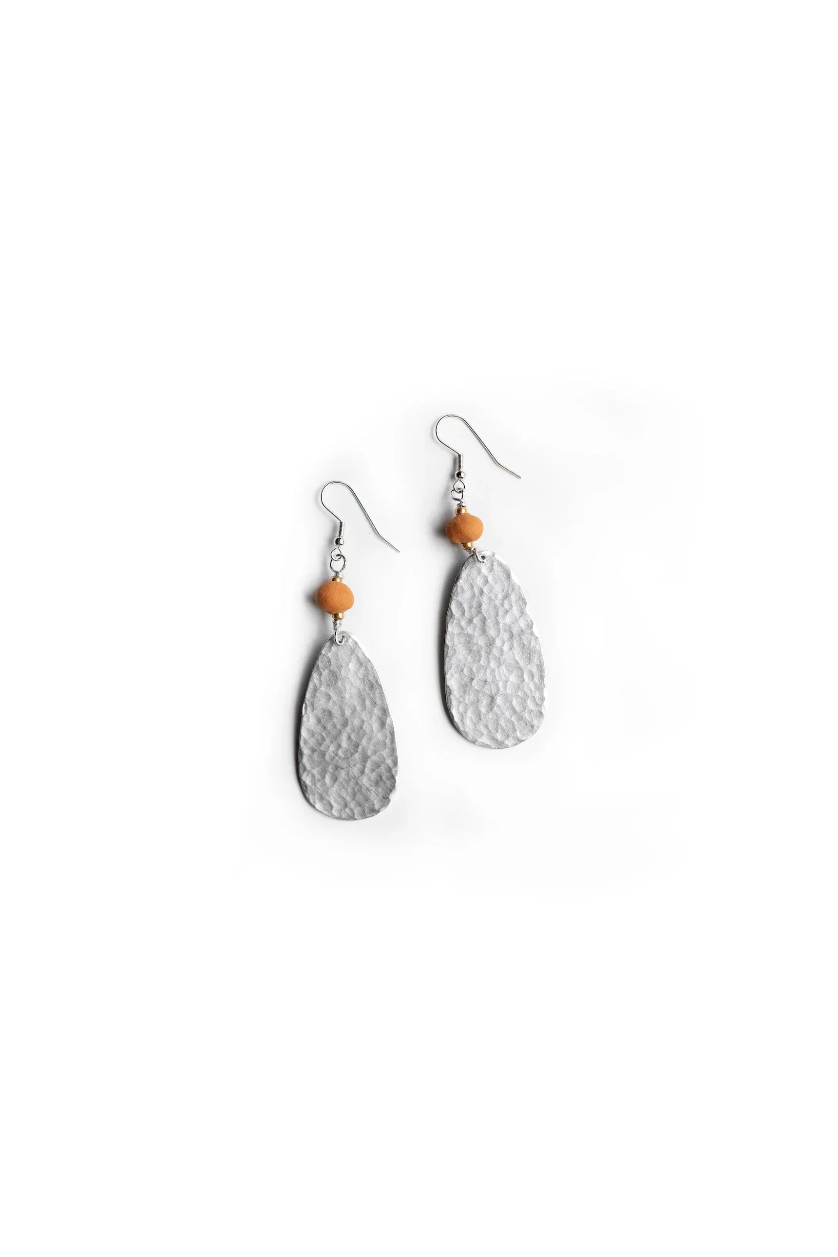 Ellipse Hammered Aluminum Earring Natural Clay Bead