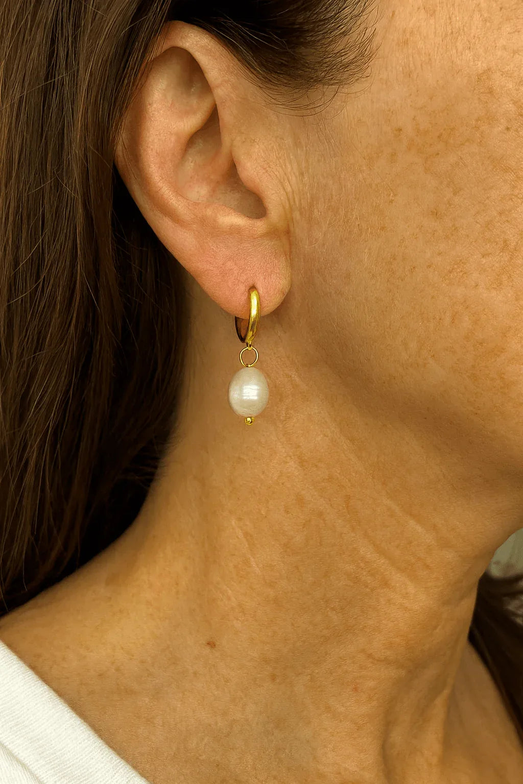 Gold Earrings 18K Pure Faith Pearl Huggies
