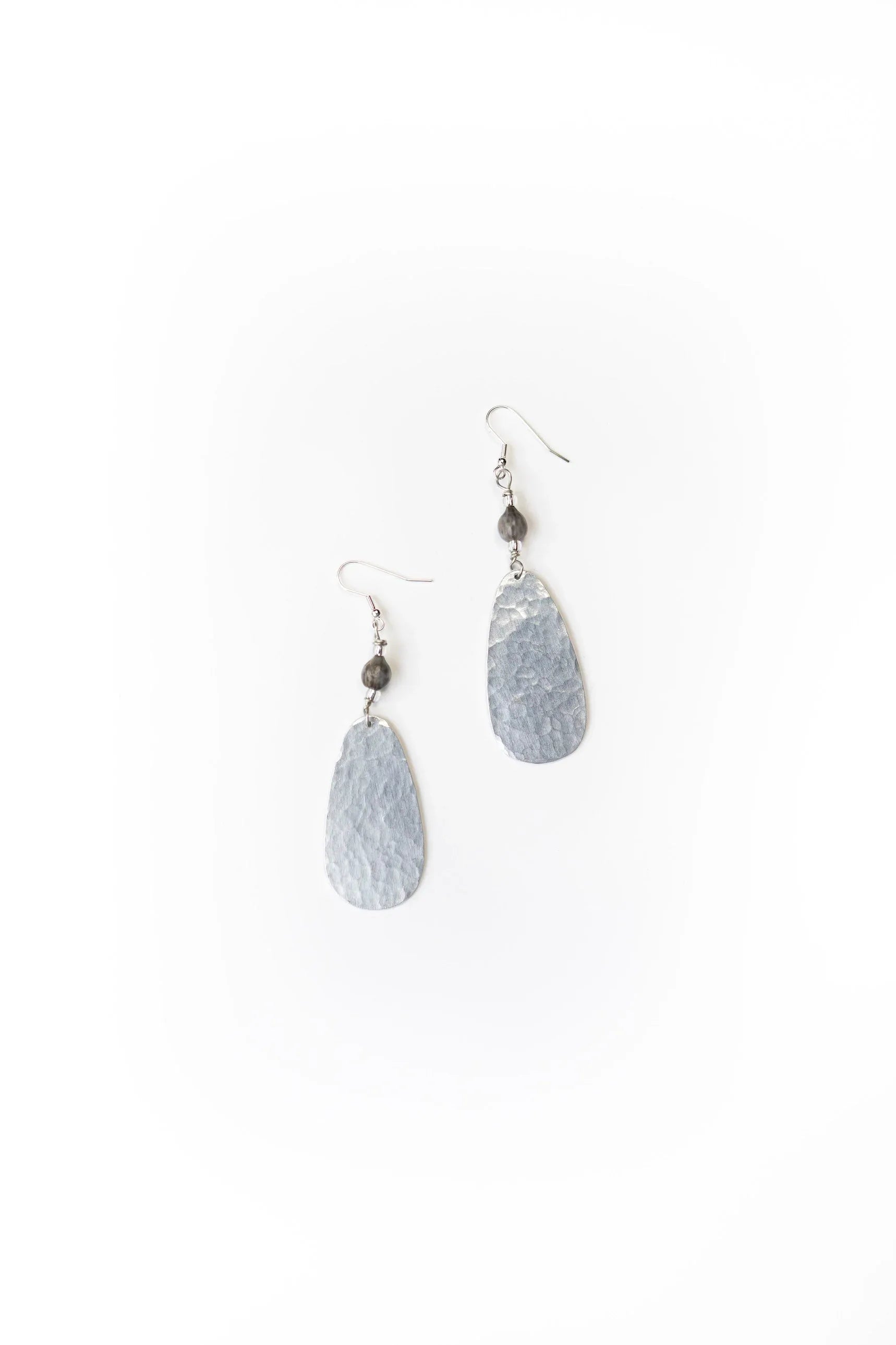 Ellipse Hammered Aluminum Earring Grey Seed Bead