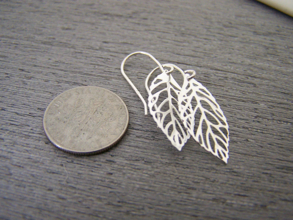Sterling Silver Leaf Dangle Earrings – Bright Silver Nature-Inspired Jewelry Gift