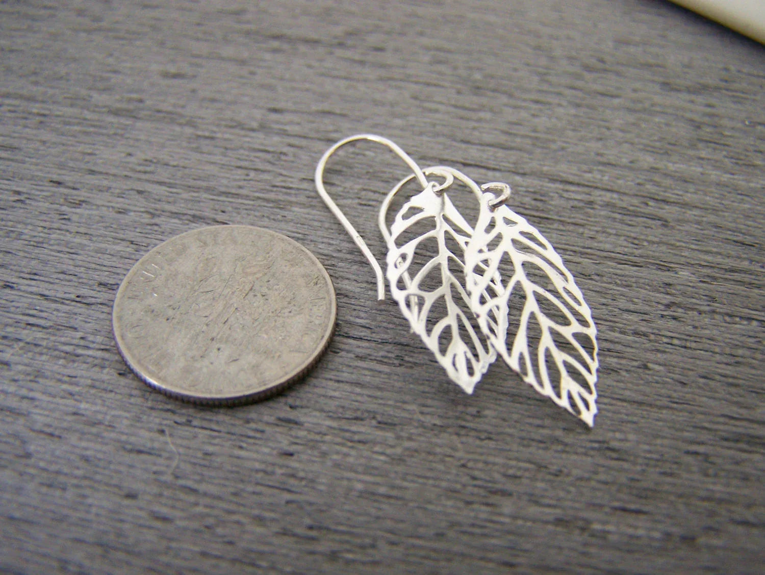 Sterling Silver Leaf Dangle Earrings – Bright Silver Nature-Inspired Jewelry Gift